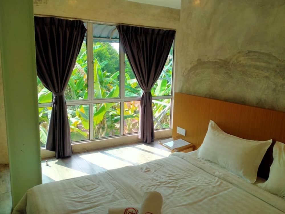 ริค รีสอร์ต เตลุก์ อินตัน Hotel เตลุคอินทัน ภายนอก รูปภาพ
